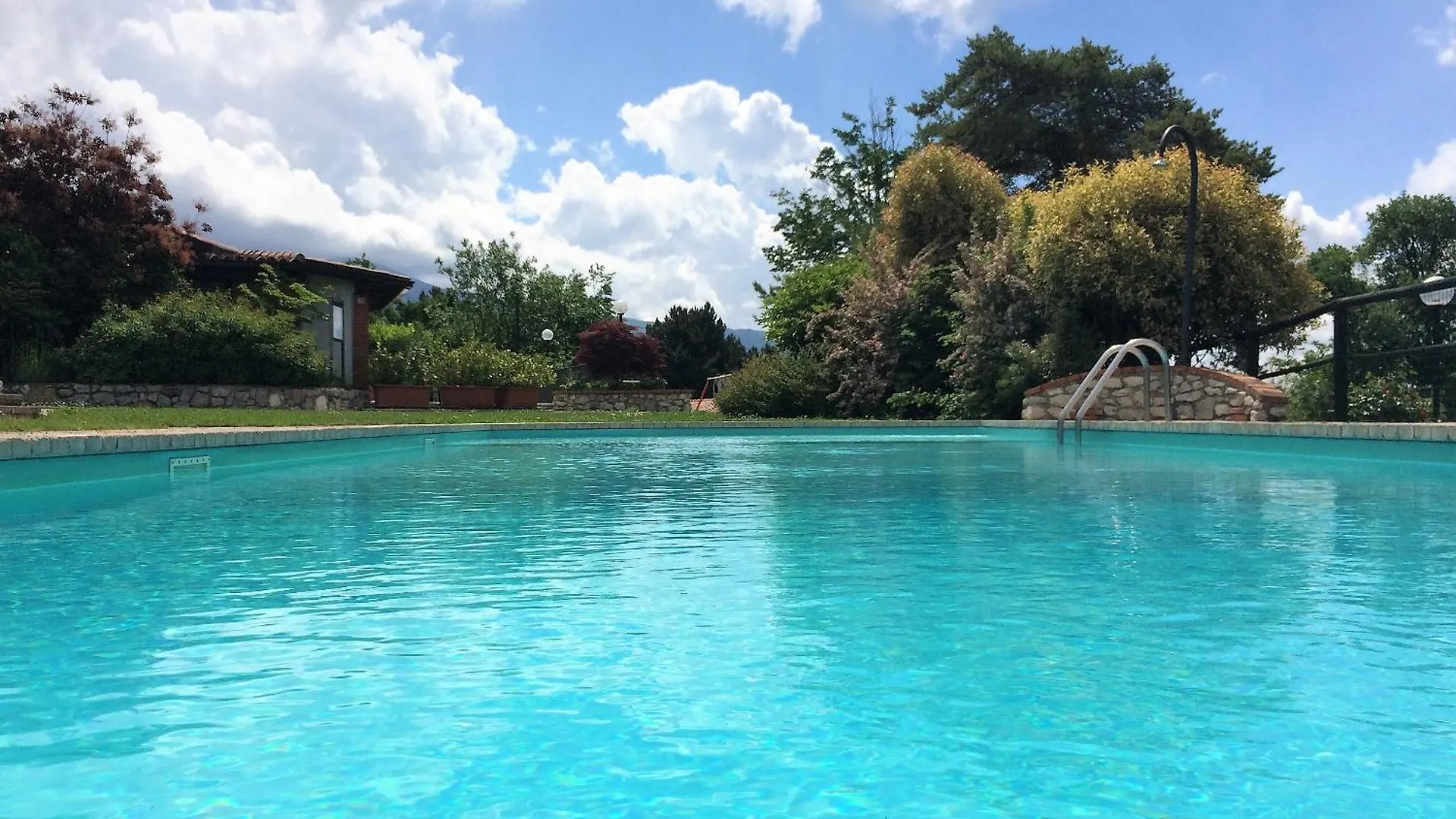 Olzano Ferienhaeuschen Claudio Mit Pool In Tignale 아파트 이탈리아